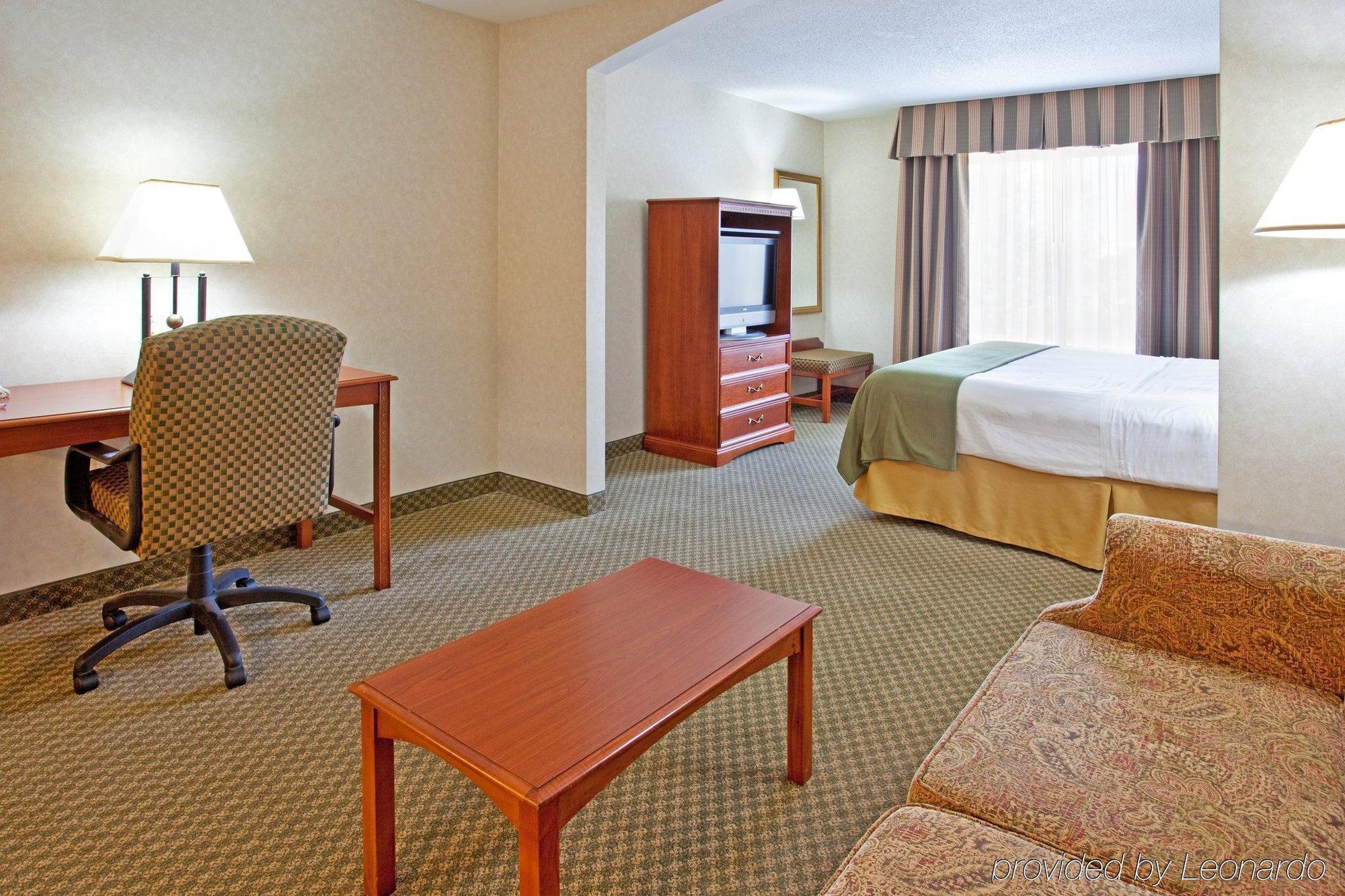 Holiday Inn Express Hotel & Suites Elkhart-South, An Ihg Hotel Екстериор снимка